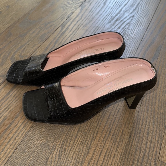 Donald J Pliner open toe heels - Picture 2 of 4